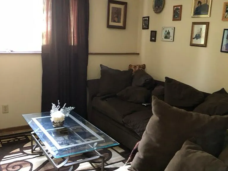 2658-2660 Chesapeake Dr — Photo 4