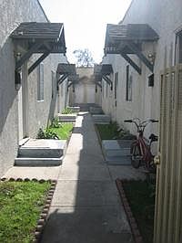 2nd image of 1192 W 38th St