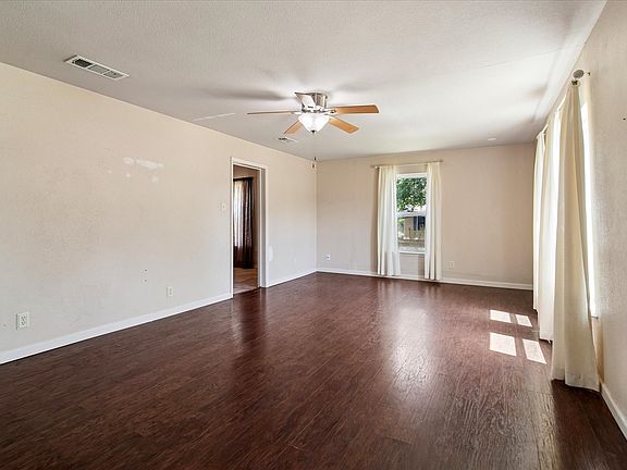 5th image of 403 S 7th St