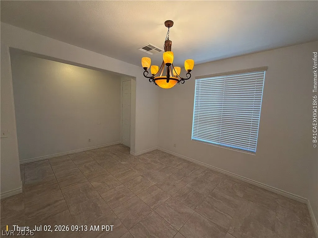 4 bed, 4.0 bath, 2335 sqft, $2,201 — Photo 4