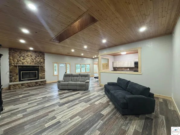 19655 Inlet Rd, Versailles, MO 65084