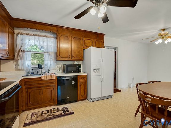 4th image of 310 Orange Ave