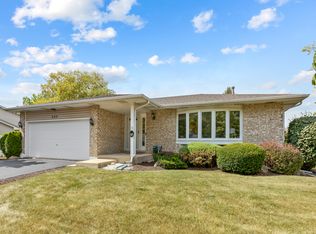 225 Indianwood Ln, West Chicago, IL 60185