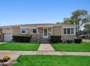 56 E Custer St, Lemont, IL 60439