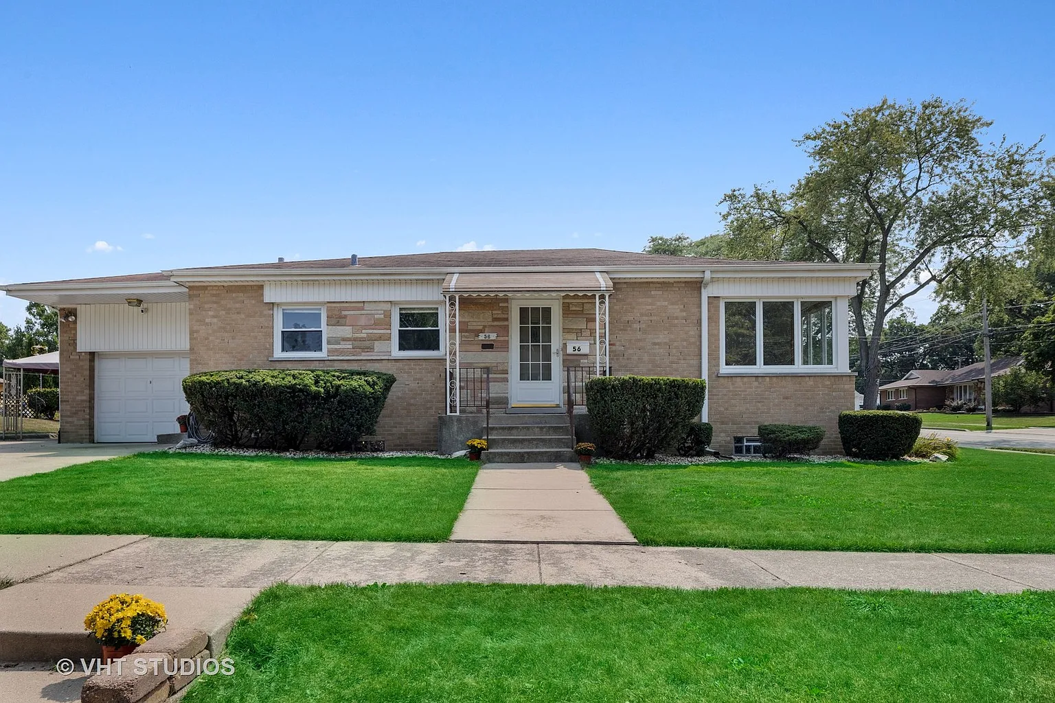 56 E Custer St photo 1