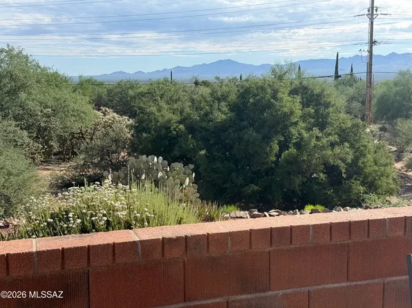 204 N Cobalt Dr, Green Valley, AZ 85614