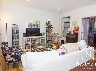 2450 28th St APT 4, Astoria, NY 11102