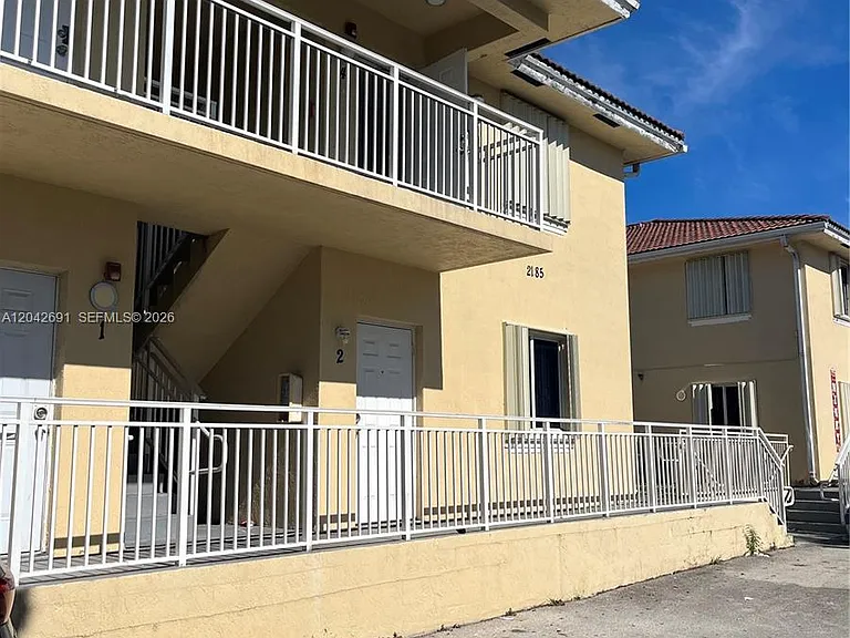 2185 NW 16th Ter #10 — Photo 12