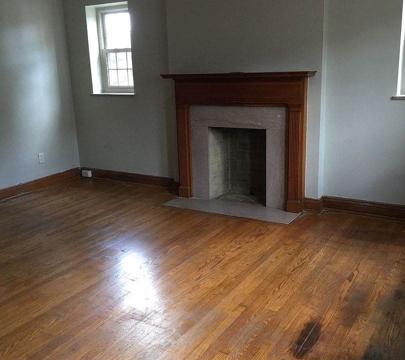 2nd image of 1507 Jackson St APT D