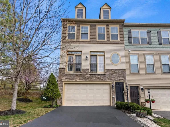 1401 Occoquan Heights Ct, Occoquan, VA 22125