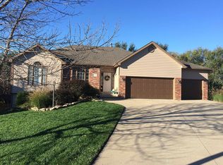 2233 Killarney Ct, Lawrence, KS 66047