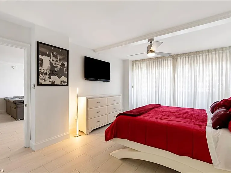 4005 Gulf Shore Blvd N #904 — Photo 13