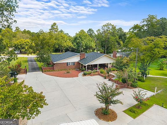 5th image of 104 Irwin Dr