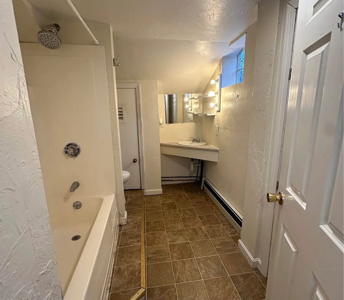 2 bed, 875 sqft, $2,350 — Photo 2