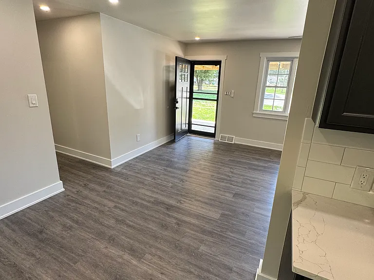 311 Renee Ln — Photo 8