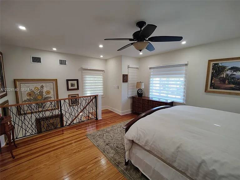 1823 S Bayshore Ln — Photo 25