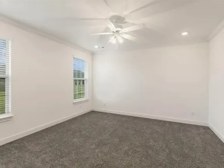 550 Piper Ln — Photo 16