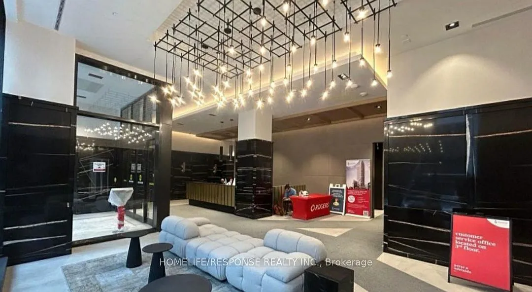 Building Photo - 108 Peter St #4112
