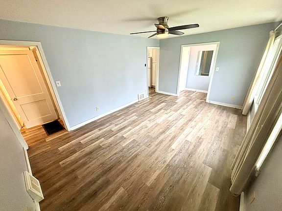 4th image of 2642 8th St