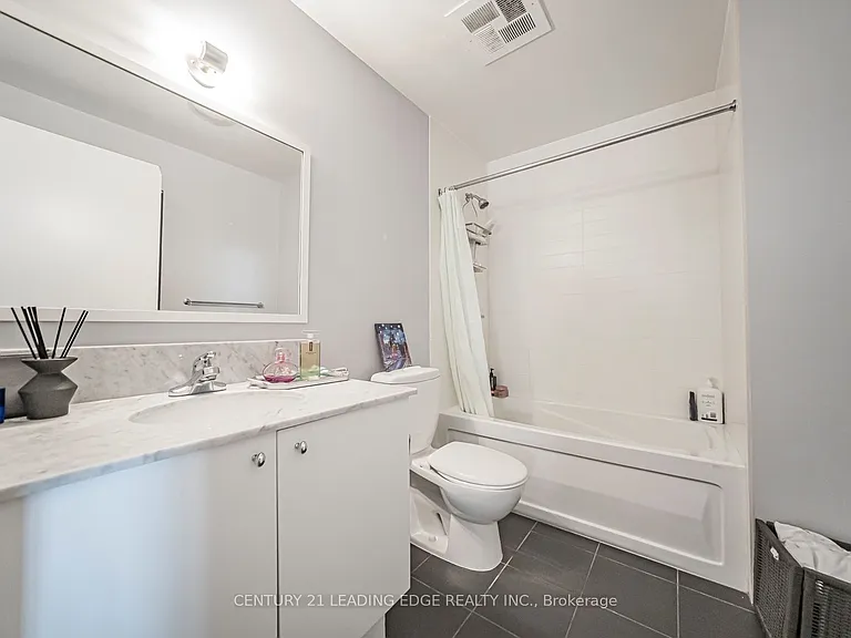 2191 Yonge St #5104 — Photo 33