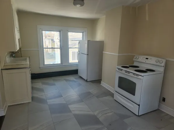 450 Main St, Springvale, ME 04083