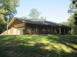 202 W Rogers Dr, Fulton, MS 38843