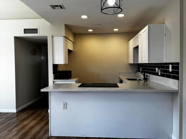 442 S 32nd Pl