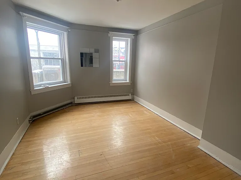 351 Elgin St #B — Photo 5