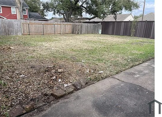 18002 Hollywell Dr — Photo 12