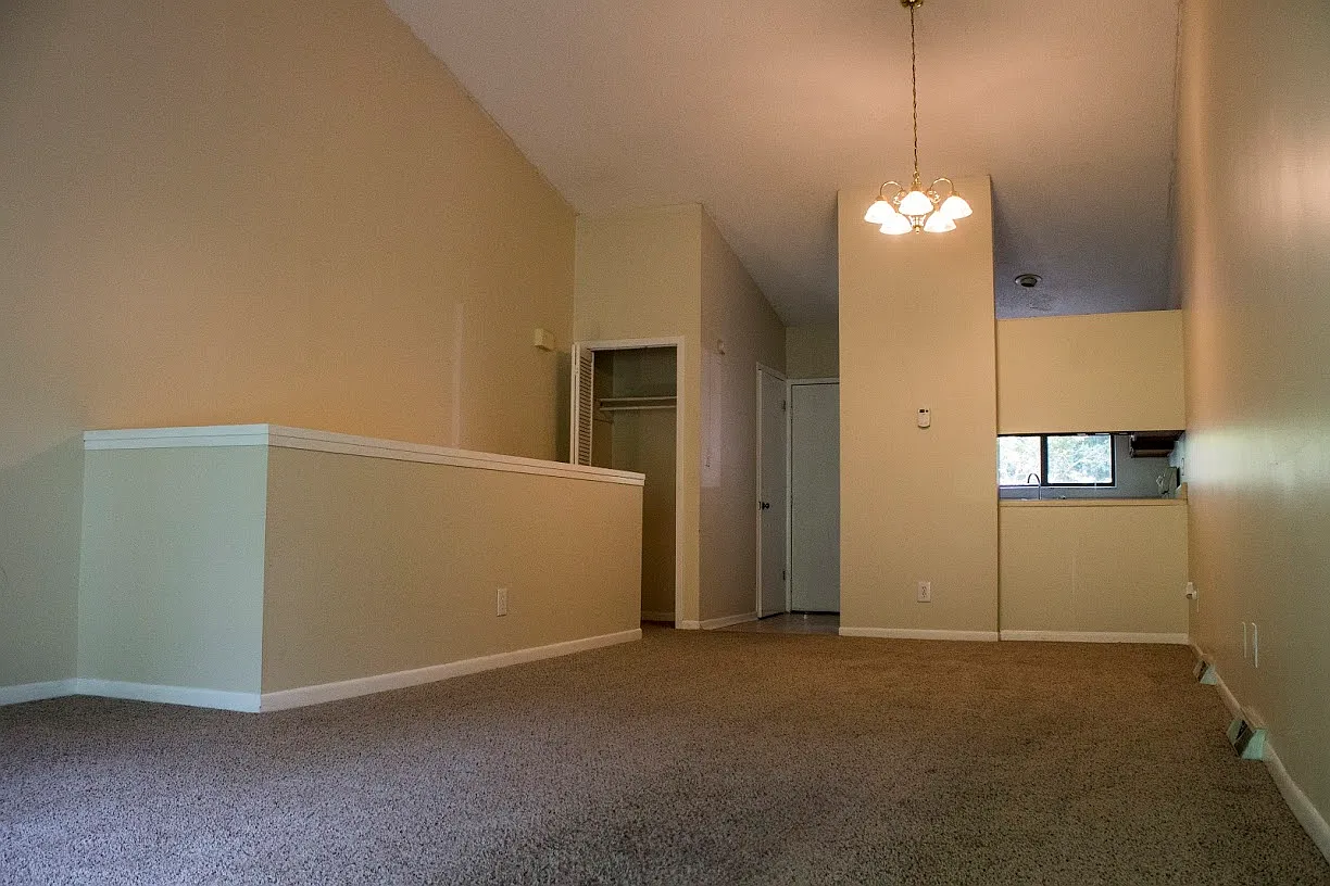 Summit Apartments — Photo 4