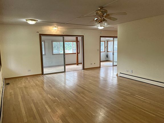 4th image of 320 Bellaire Ave