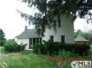 10235 Chase Lake Rd, Fowlerville, MI 48836