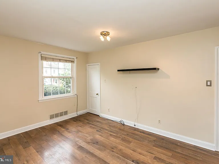 339 E Spring Ave — Photo 32