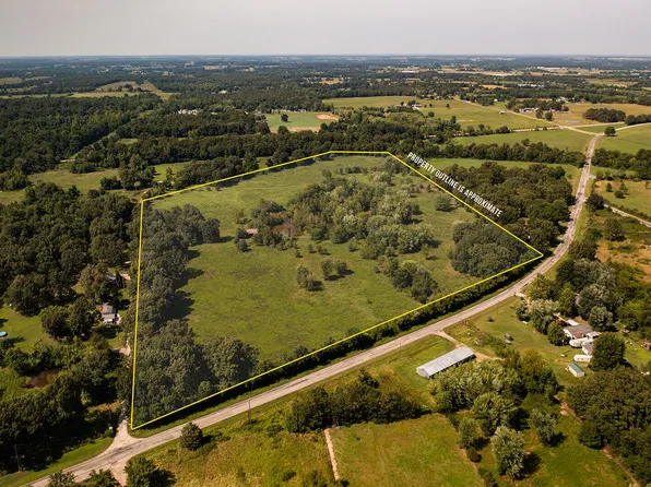 000 Lawrence 2207, Aurora, MO 65605