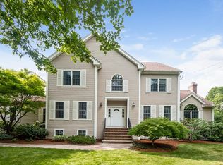 4 Lakeview Dr, Walpole, MA 02081