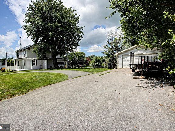 3rd image of 11245 Wharf Rd