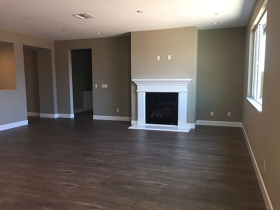 3rd image of 1189 Peoria Way