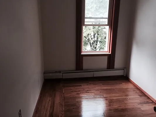 Rented by Premier Metro Realty Corp | media 35