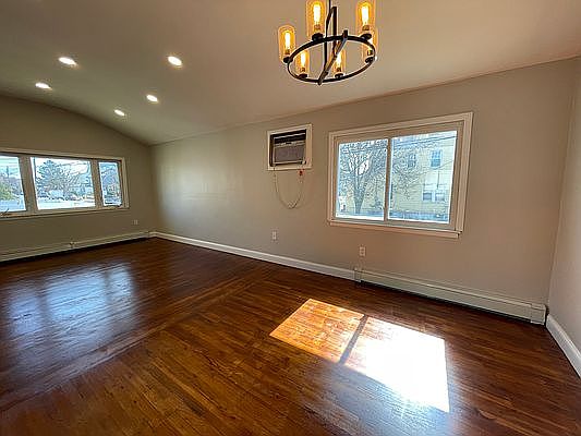 2nd image of 119-44 Long St #1
