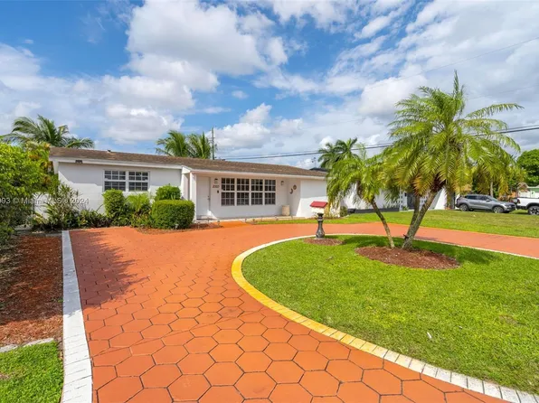 2320 Sabal Palm Dr, Miramar, FL 33023