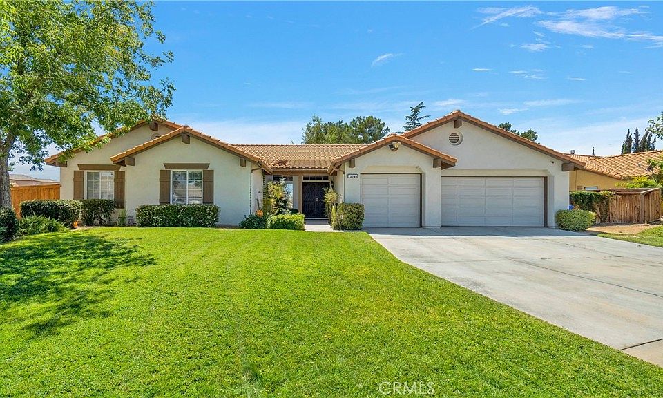 1st image of 12765 Via Posada Ct