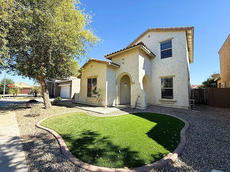 7255 W Palmaire Ave — Photo 1