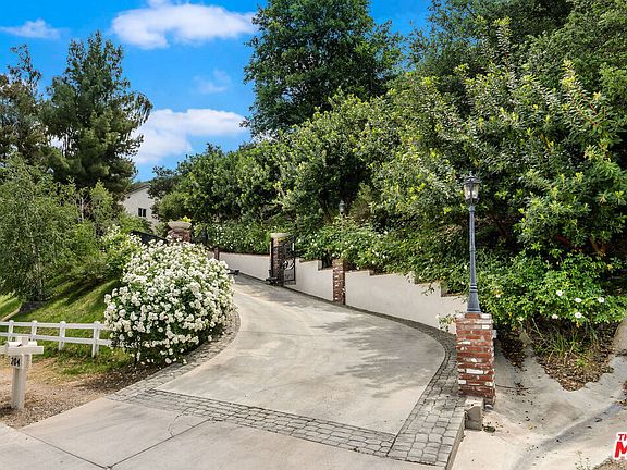 2nd image of 204 Bell Canyon Rd