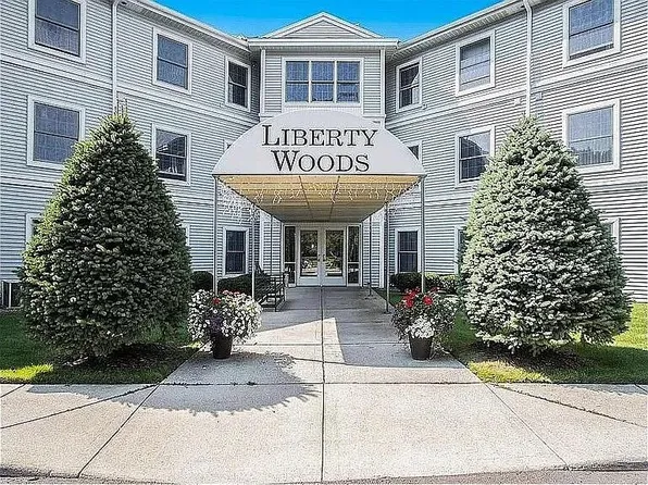 201 Dewitt Ln APT 217, Spring Lake, MI 49456