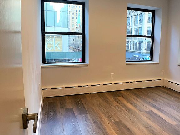 3rd image of 23 W 31st St APT 4