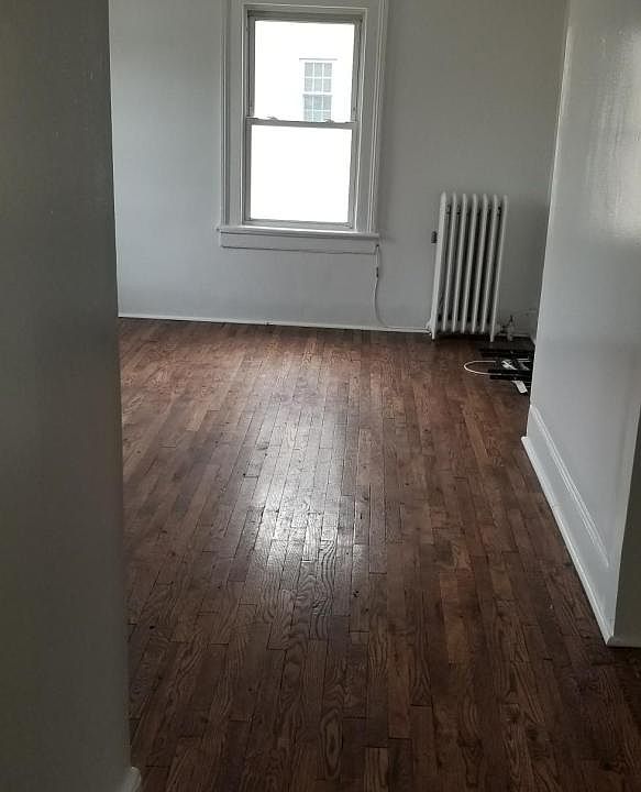 1st image of 133 S 1st Ave