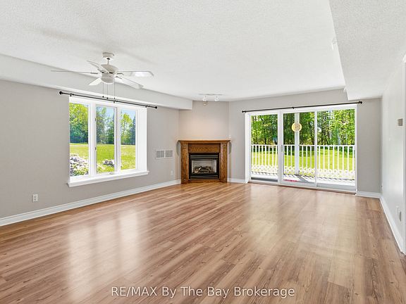 3rd image of 10 Mulligan Ln #1