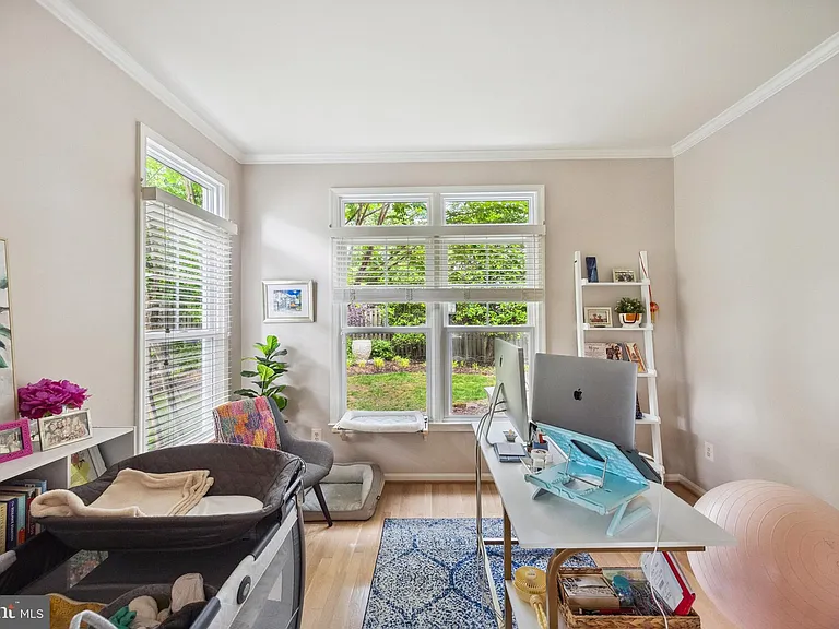 2207 Frank St — Photo 14