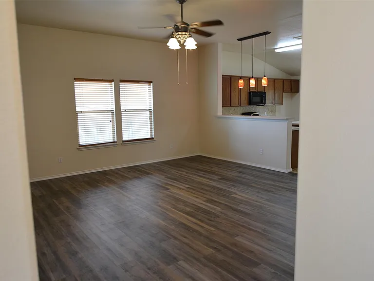 1303 Horseshoe Ranch Dr — Photo 6