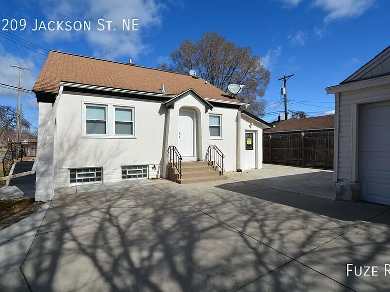 2209 Jackson St NE — Photo 17